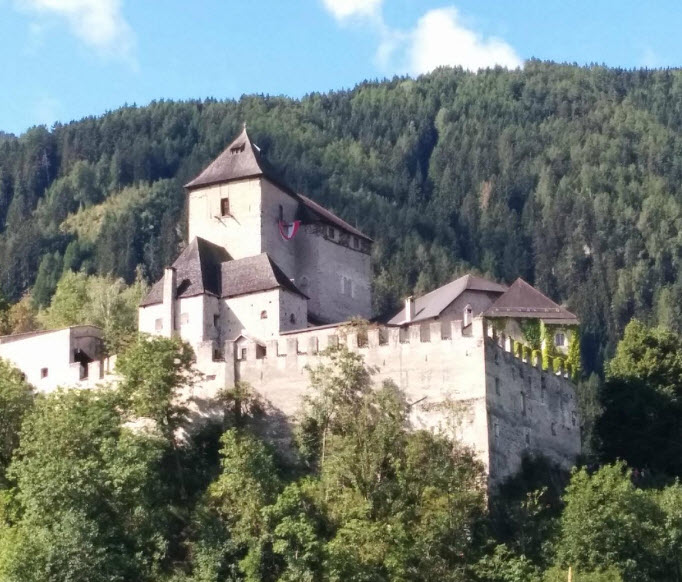 Burg Reifenstein, Italy